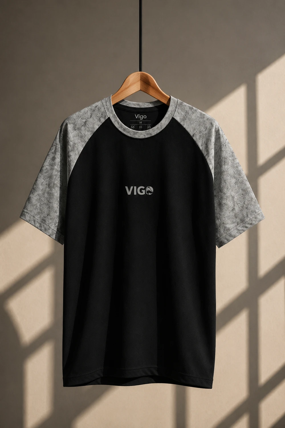 Men's Raglan T-Shirt with Contrast Sleeves and Front Print